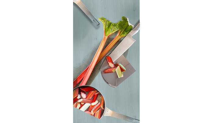 Rhubarb Meringue Cake